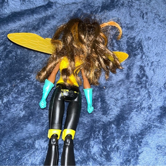 DC Comics Super Hero Girls Bumblebee Action Figure Doll Yellow Wings - Picture 3 of 4